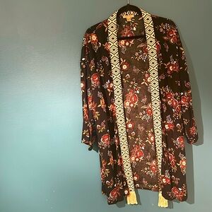 Long cover up 

One size

Never been worn/ Great Condition